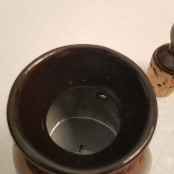 Peter Pots Studio Poterry Garlic Keeper 4.5 In Tan & Brown - Picture 3 of 5